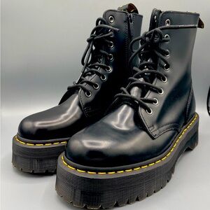Dr. Martens Jadon Boot - Smooth Black Leather - Sz 9 women’s (Sz 8 Men’s)